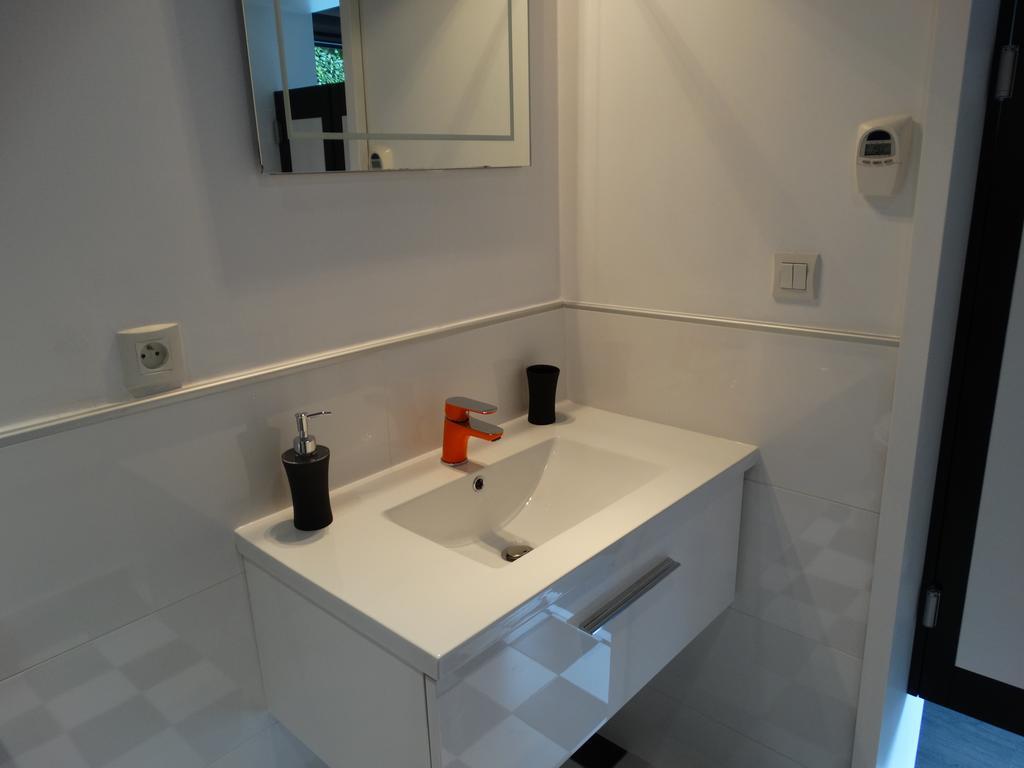 Chambre D'Hotes "Riad Des Baudieres" Bourg-en-Bresse Room photo